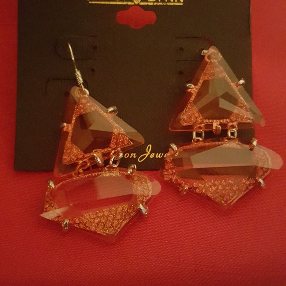 Jewelry - Picture 3 of 3
